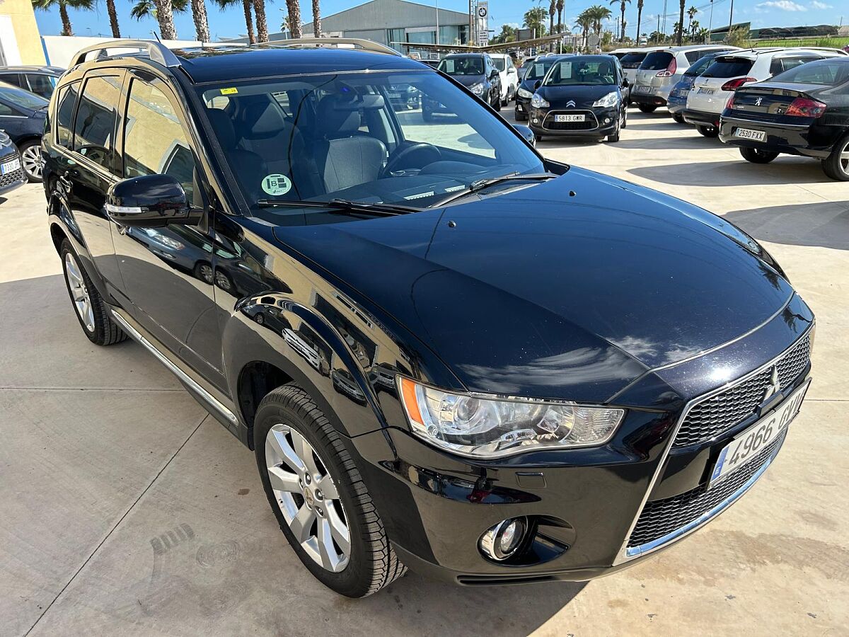 MITSUBISHI OUTLANDER 2.2 TDI AUTO 4X4 SPANISH LHD IN SPAIN 165000 MILES 7 SEATS 2010